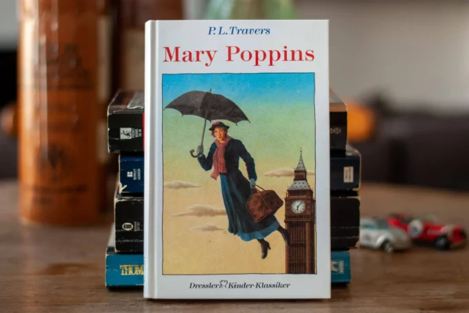 Mary Poppins book by Pamela L. Travers